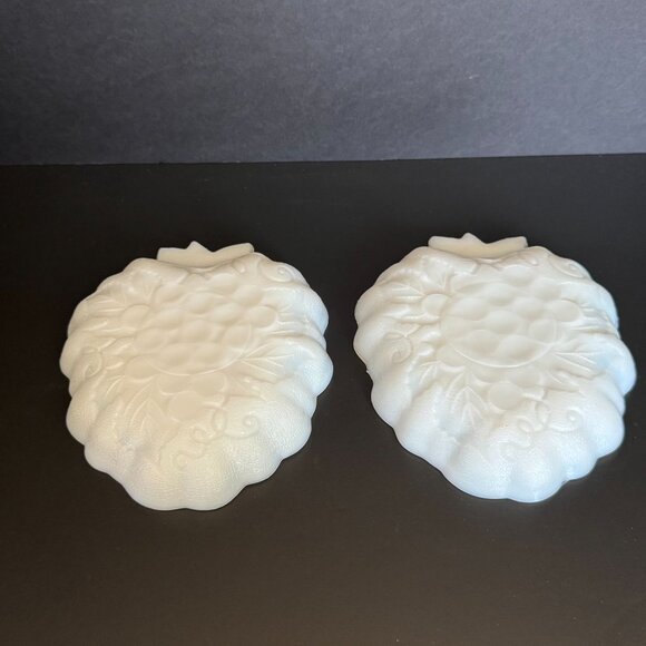 1940s Hazel Atlas Milk Glass Strawberry Relish Dishes Set Of 2 With Line Pattern - Picture 3 of 16